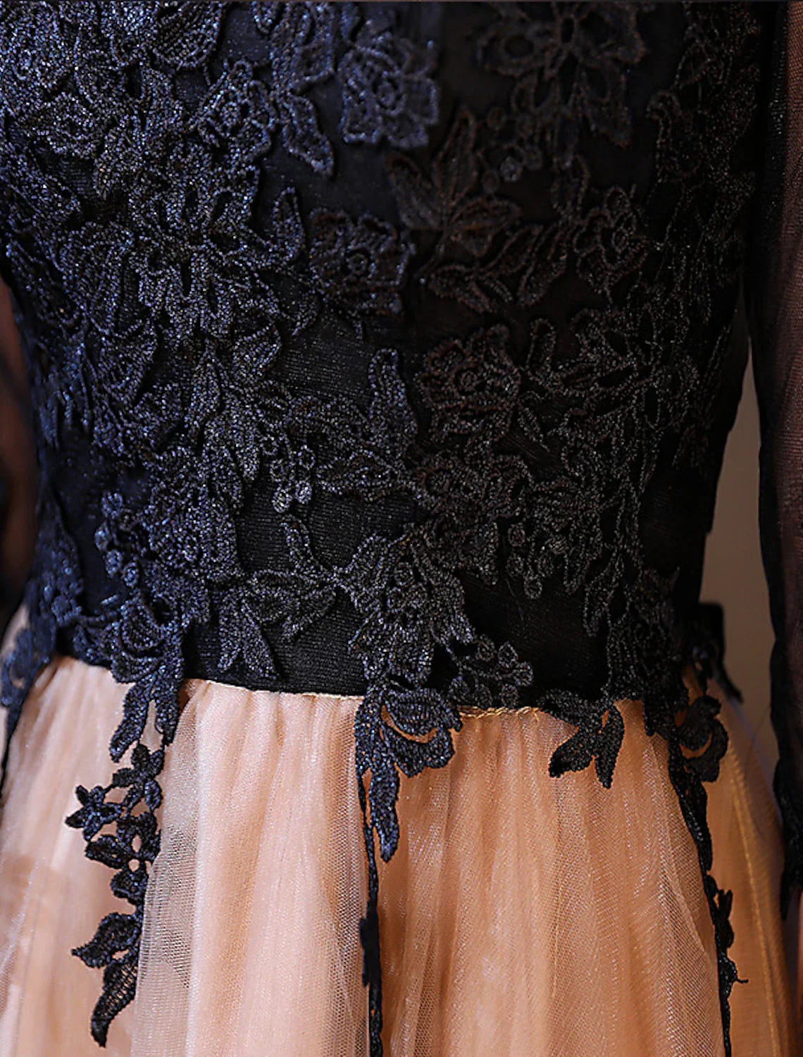 Celebrity Style Wedding Guest Cocktail Party Dress Boat Neck Backless Half Sleeve Knee Length with Insert Appliques