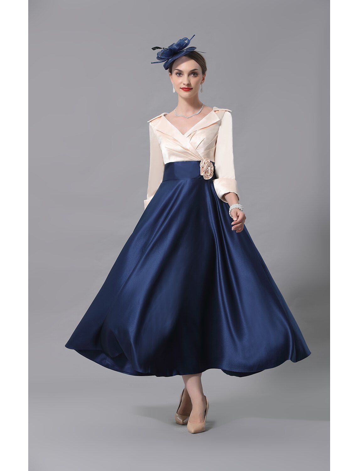 Two Piece Mother of the Bride Dress Wedding Guest Elegant V Neck Knee Length Fabric Half Sleeve with Appliques