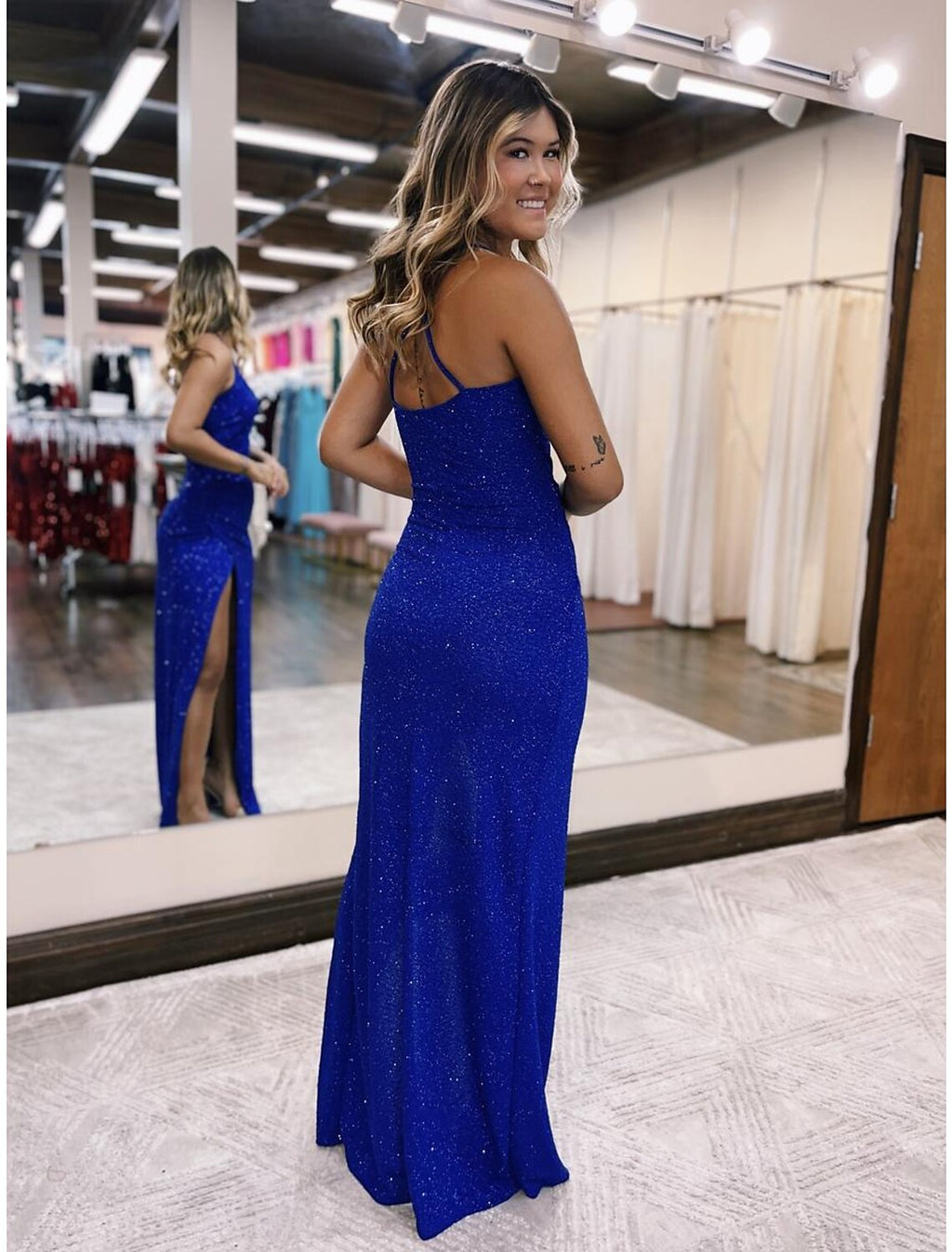 Mermaid / Trumpet Prom Dresses Glittering Dress Formal Floor Length Sleeveless V Neck Backless with Glitter