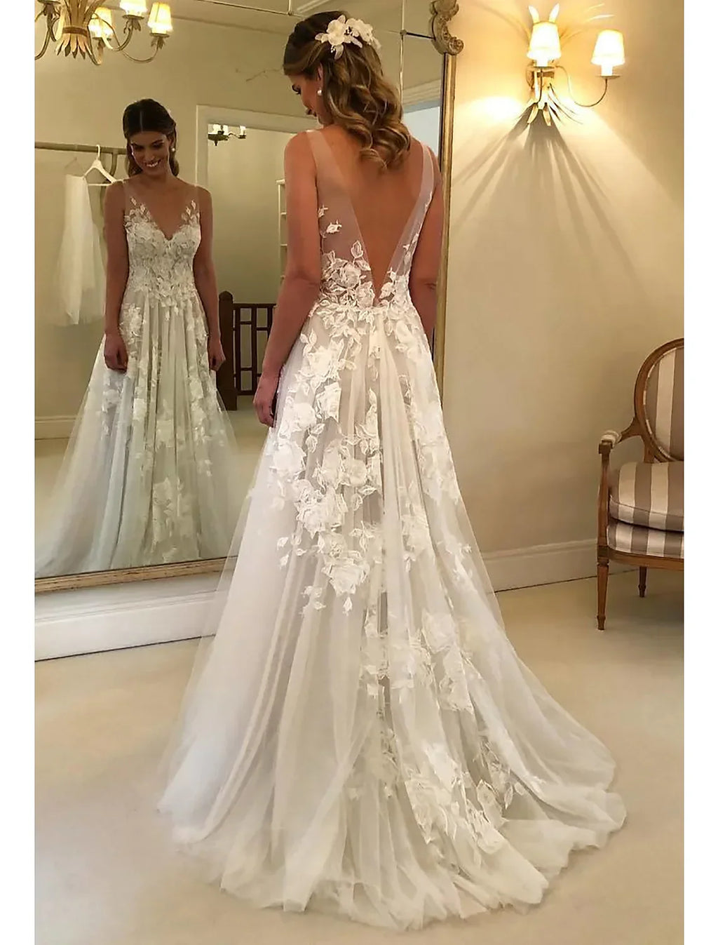 Beach Open Back Wedding Dresses A-Line Sleeveless V Neck Appliques