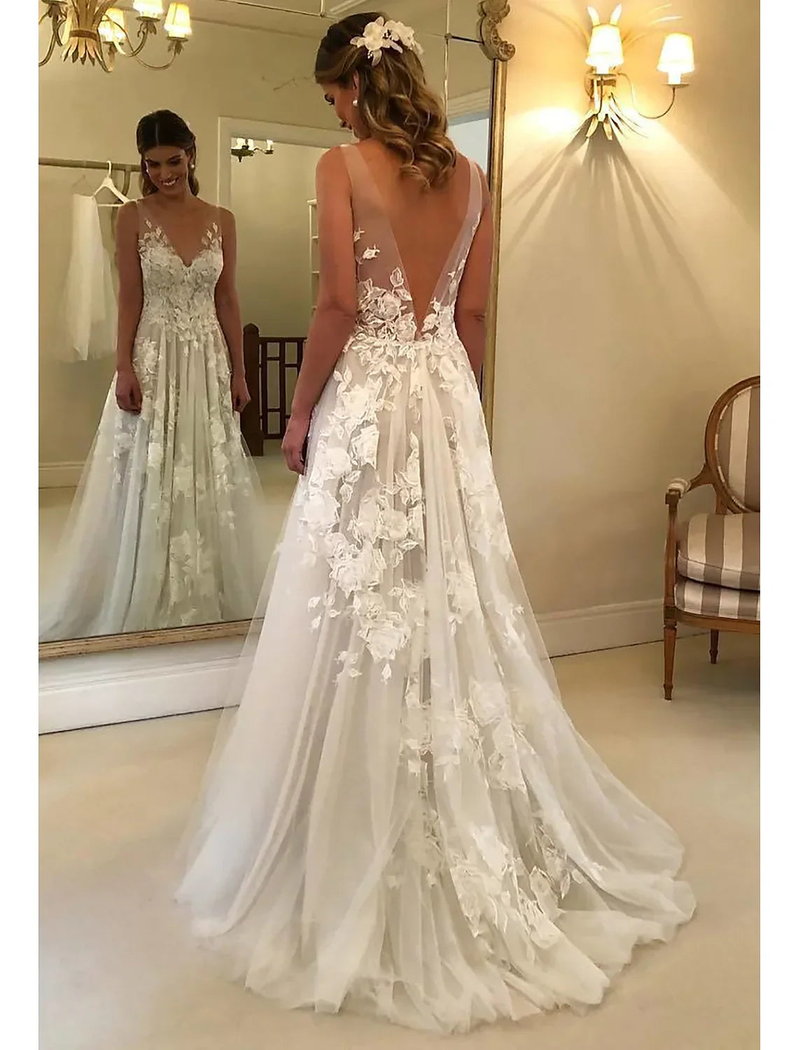Beach Open Back Wedding Dresses A-Line Sleeveless V Neck Appliques