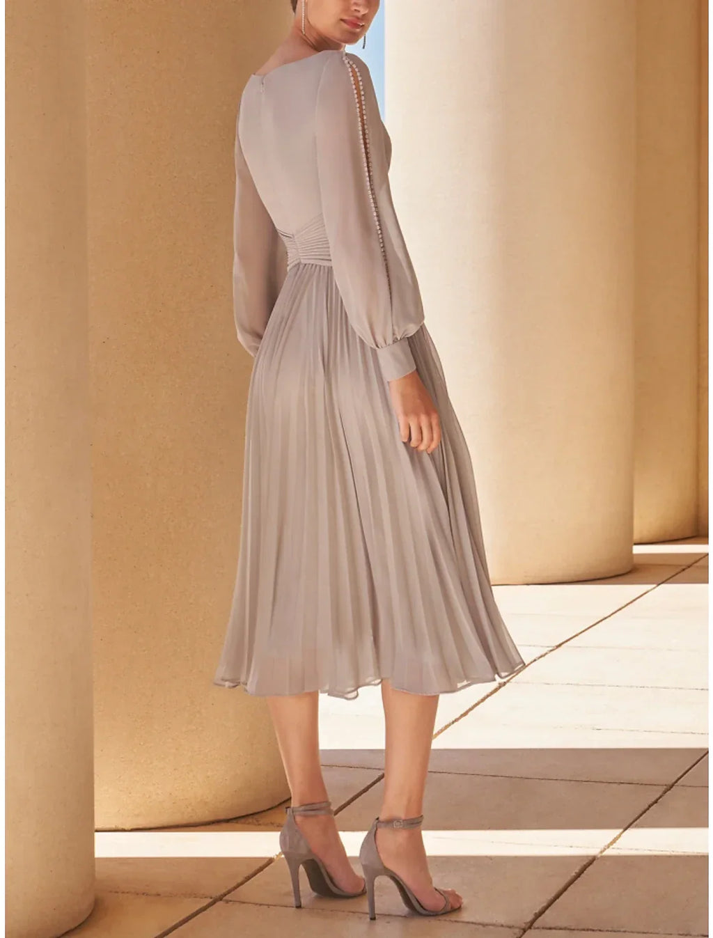 Mother of the Bride Dress Wedding Guest Elegant Petite V Neck Knee Length Long Sleeve with Crystals Ruching