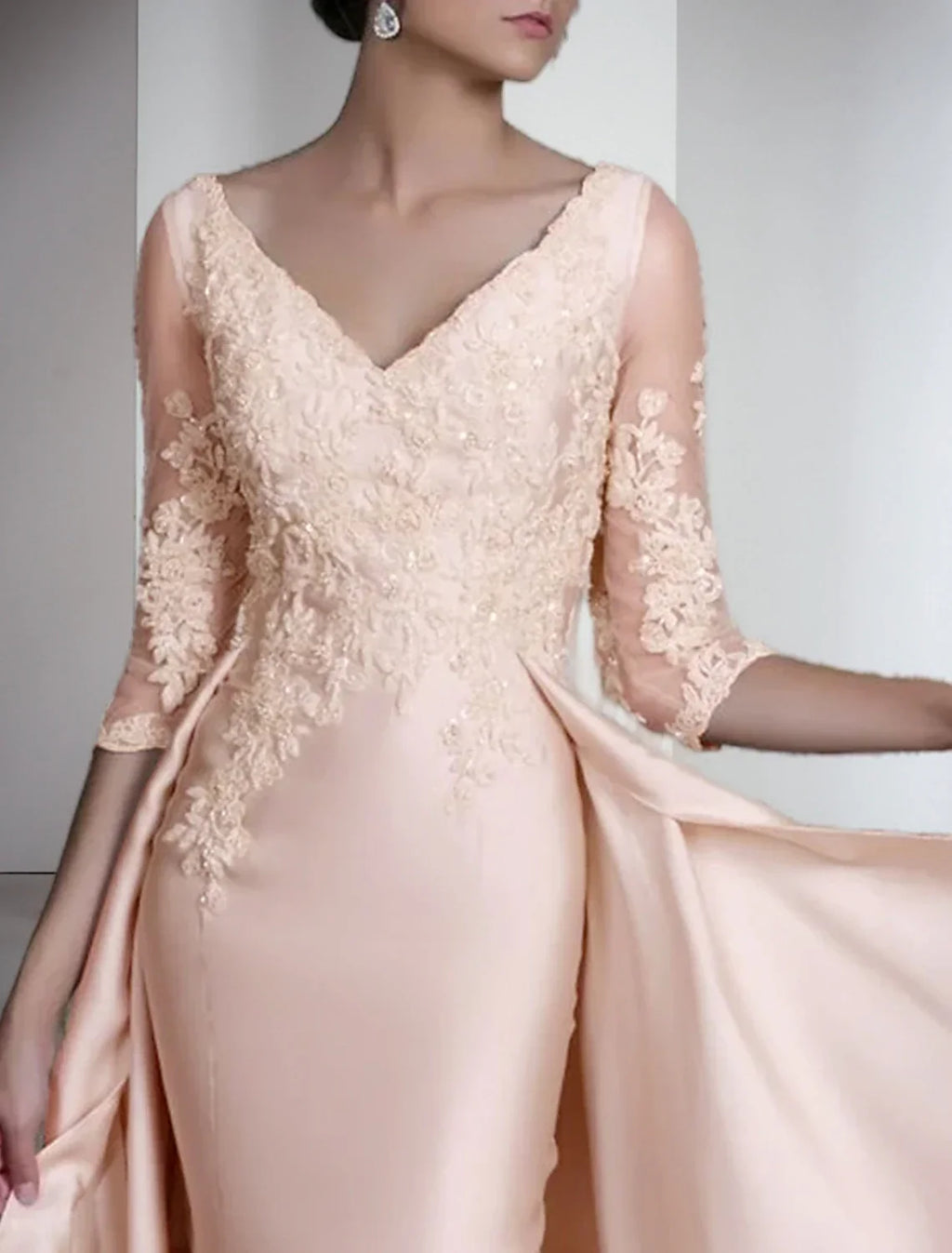 Sheath / Column Mother of the Bride Dress Formal Wedding Guest Elegant V Neck Sweep / Brush Train Half Sleeve with Appliques