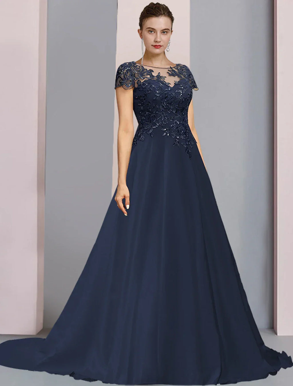 Mother of the Bride Dress Formal Wedding Guest Party Elegant Scoop Neck Sweep / Brush Train Short Sleeve with Appliques