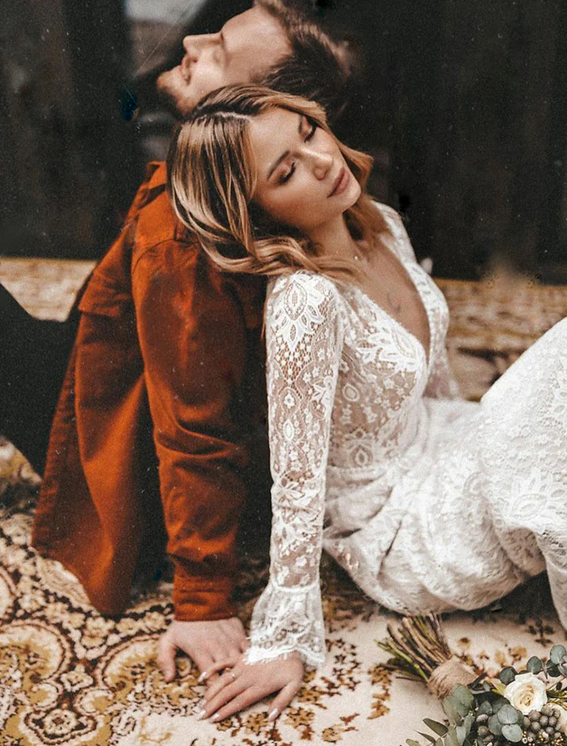 Beach Open Back Boho Wedding Dresses A-Line V Neck Long Sleeve Court Train Bridal Gowns With Solid Color