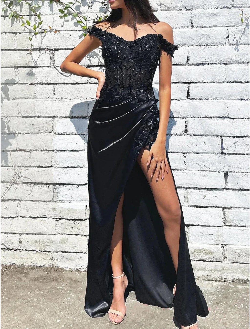 Evening Gown Glittering Dress Graduation Prom Sweep / Brush Train Sleeveless Off Shoulder with Slit Embroidery
