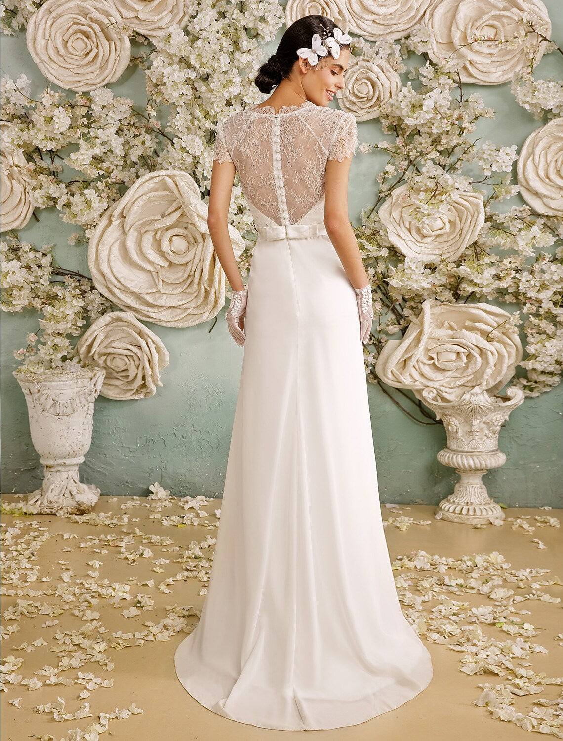 Beach Open Back Wedding Dresses Short Sleeve V Neck With Crystal Button
