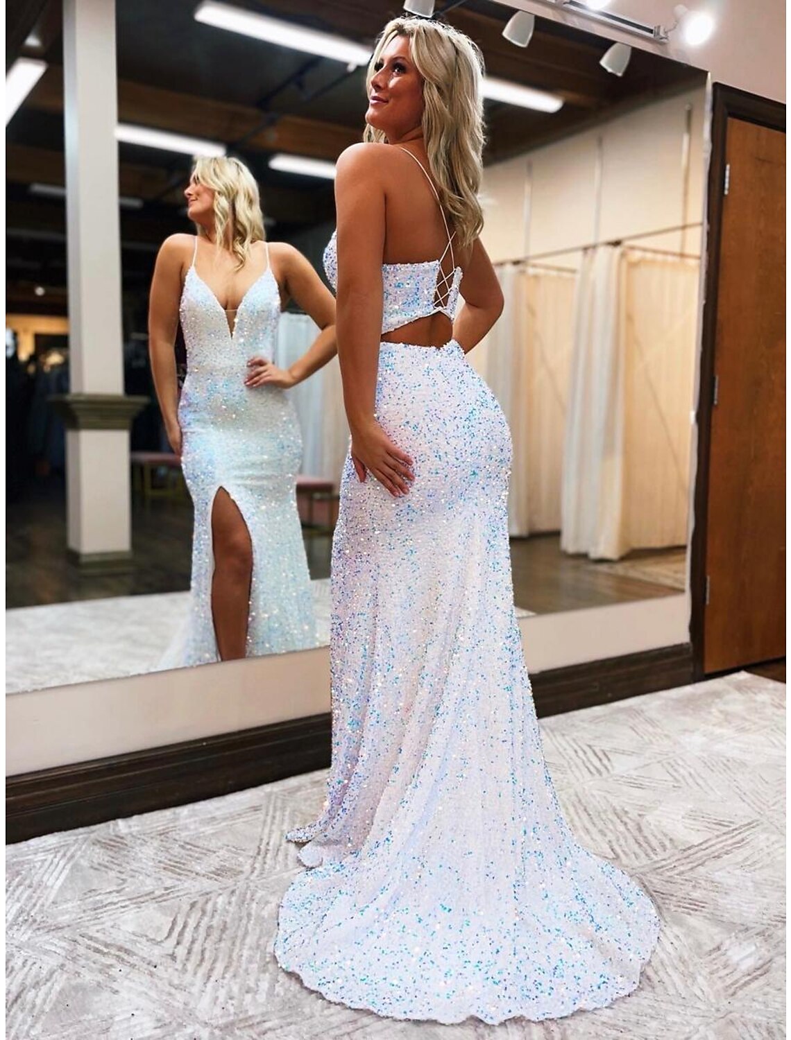 Mermaid / Trumpet Prom Dresses Sparkle & Shine Dress Formal Wedding Party Court Train Sleeveless V Neck Backless with Slit