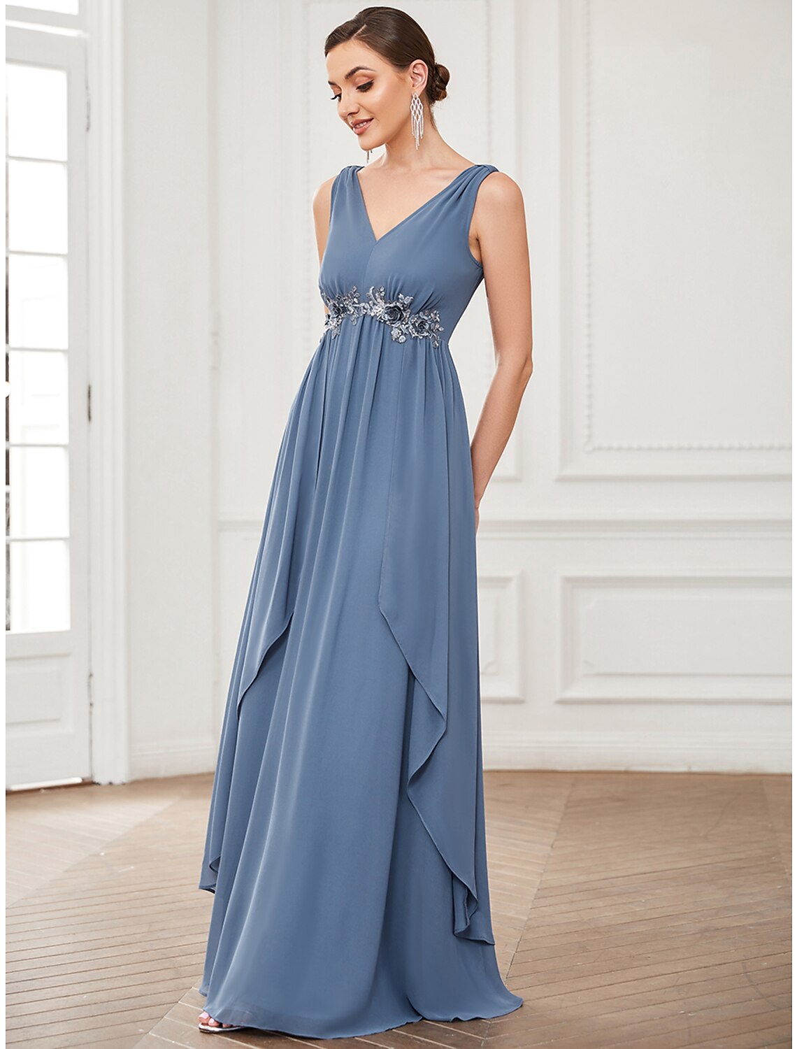Minimalist Dress Party Wear Floor Length Sleeveless V Neck with Appliques