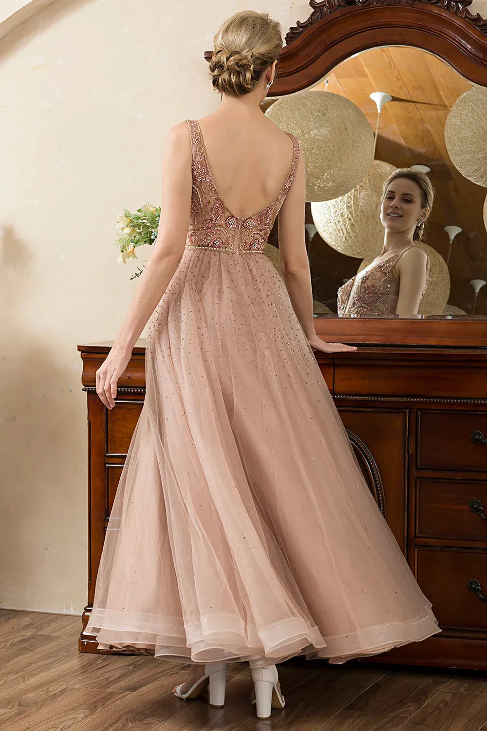 Luxurious Prom Formal Evening Dress Backless Sleeveless Floor Length with Crystals Beading