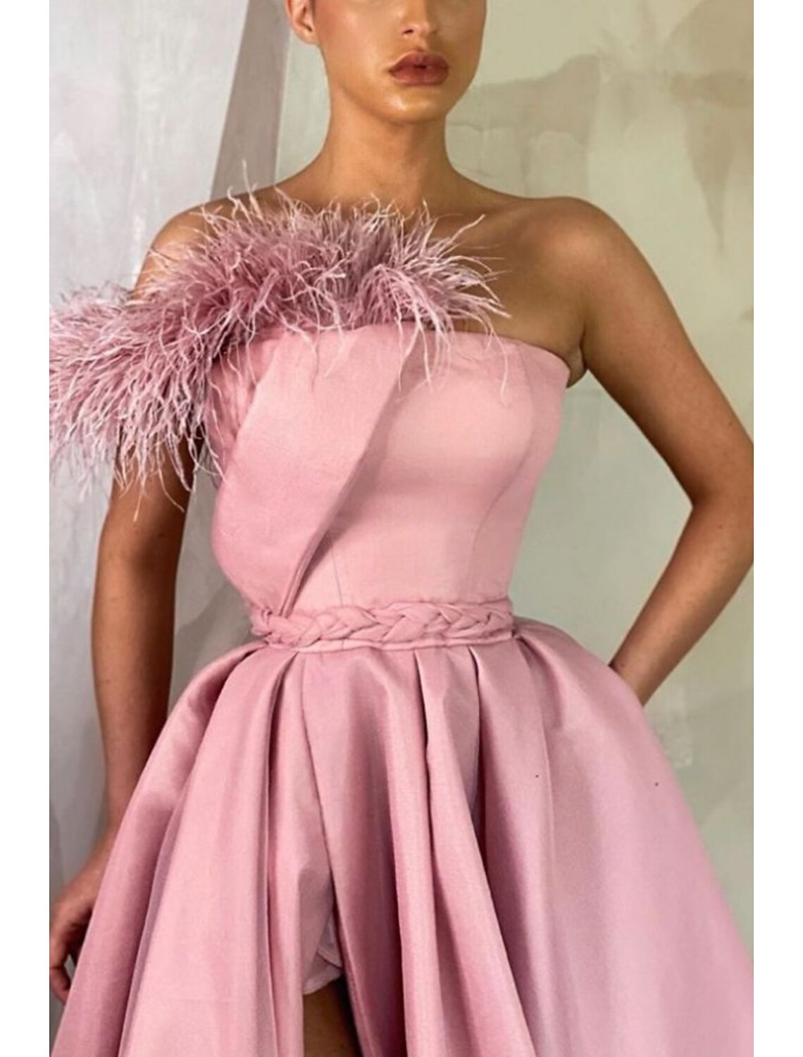 Black Sheath / Column Evening Gown Party Dress Wedding Guest Tie Gala Floor Length Sleeveless Strapless with Feather Slit