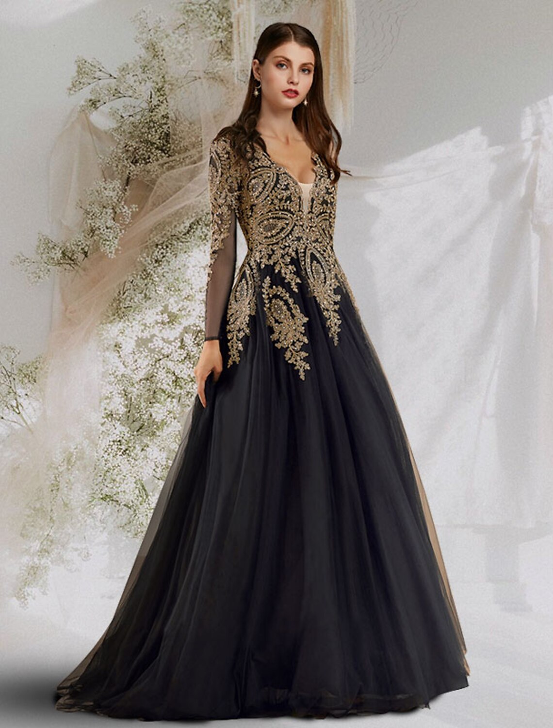 Ball Gown Luxurious Elegant Prom Formal Evening Dress V Neck Long Sleeve Floor Length with Appliques