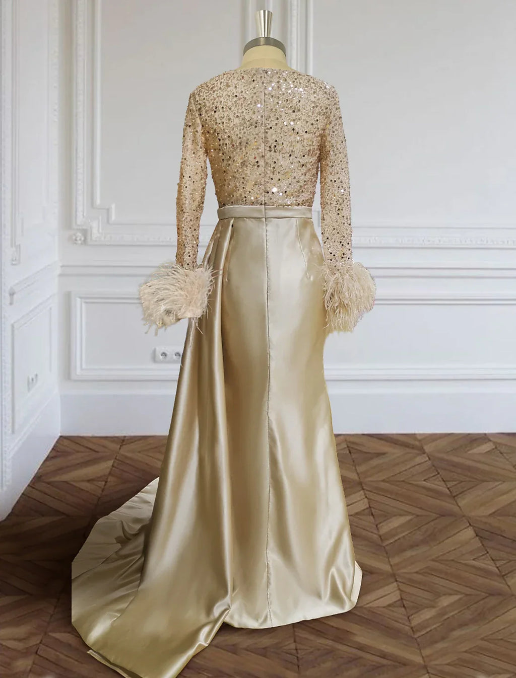 Mermaid / Trumpet Evening Gown Elegant Dress Formal Wedding Court Train Long Sleeve V Neck with Feather Glitter Ruched
