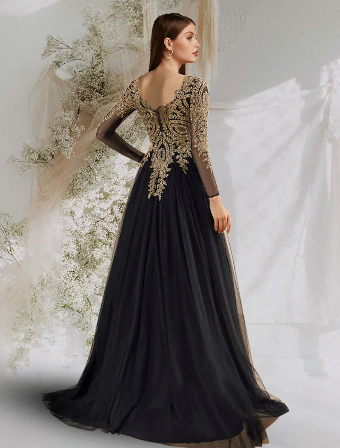 Ball Gown Luxurious Elegant Prom Formal Evening Dress V Neck Long Sleeve Floor Length with Appliques