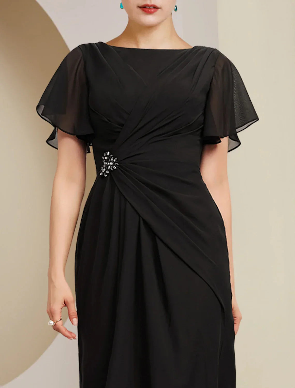 Sheath / Column Mother of the Bride Dress Wedding Guest Elegant Scoop Neck Ankle Length Short Sleeve with Crystal Brooch Side-Draped