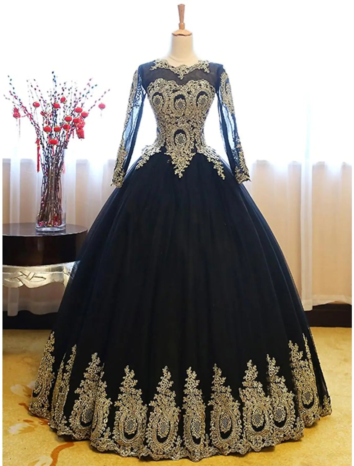 Luxurious Vintage Quinceanera Formal Evening Dress Long Sleeve Floor Length Appliques