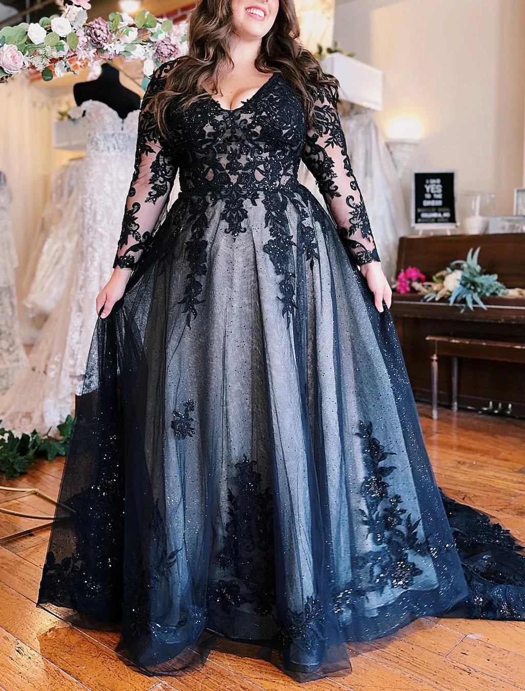 Black Evening Gown Dress Plus Size Formal Wedding Court Train Sleeveless V Neck Fall Wedding Reception with Slit Appliques