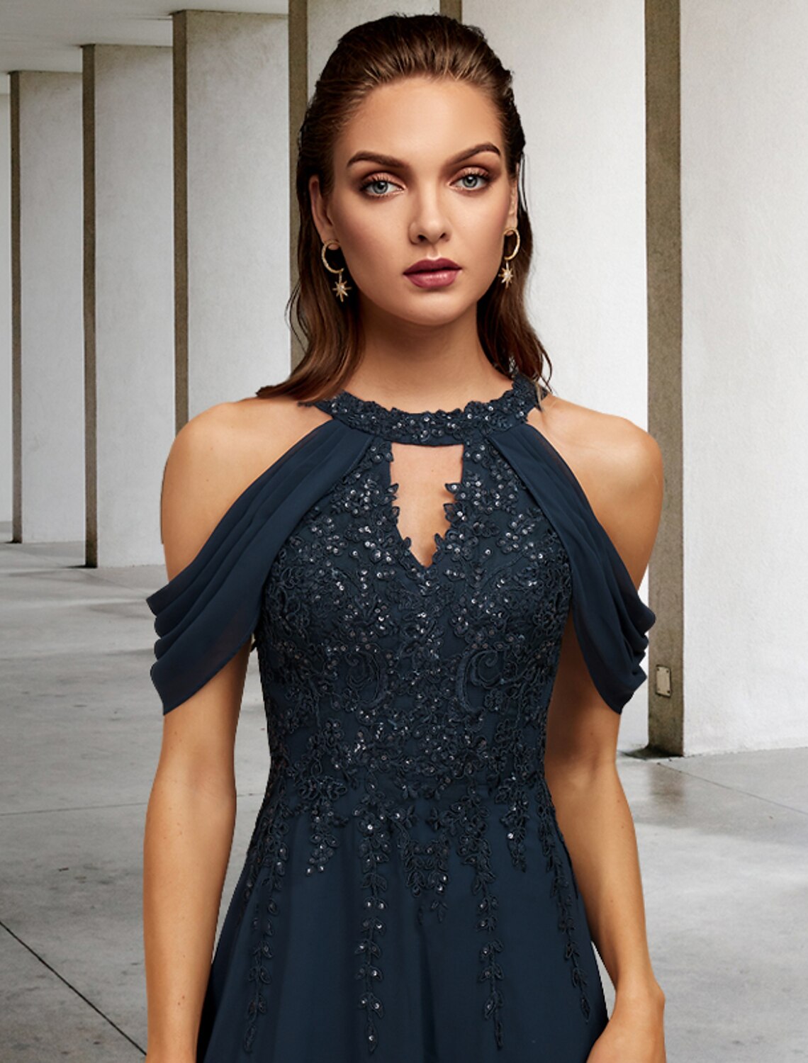 Mother of the Bride Dress Wedding Guest Plus Size Elegant Halter Neck Floor Length Sleeveless with Appliques Fall