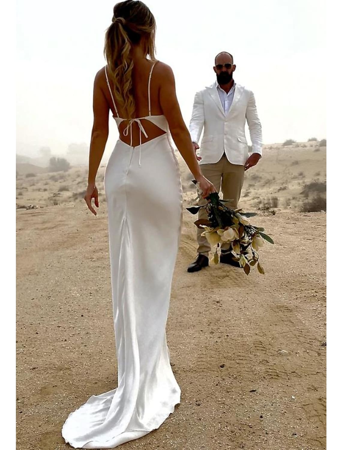 Elegant Red A-Line Square-Neck Sleeveless Open-Back Floor-Length Wedding Dress