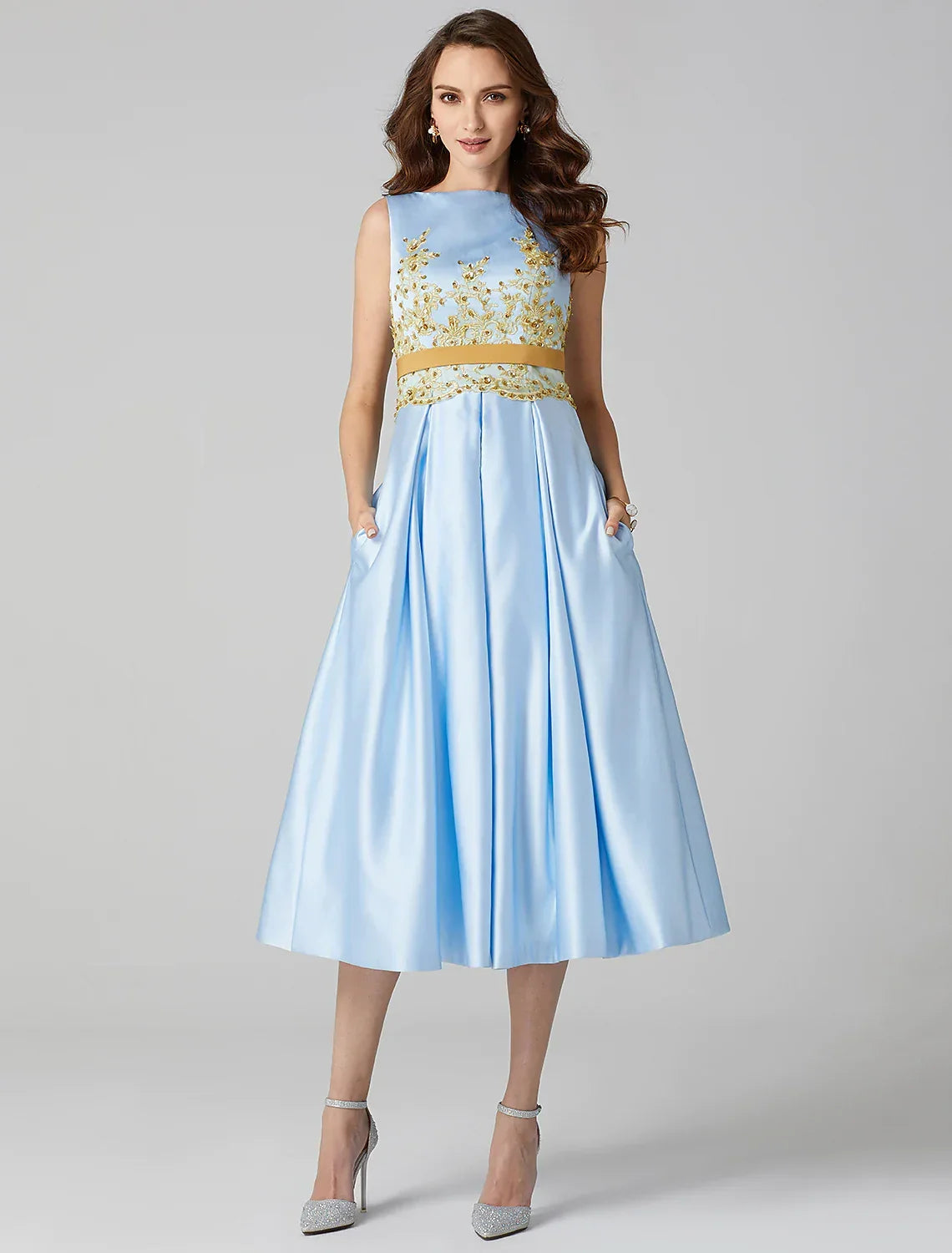 Wedding Sleeveless V Back Pleats Appliques