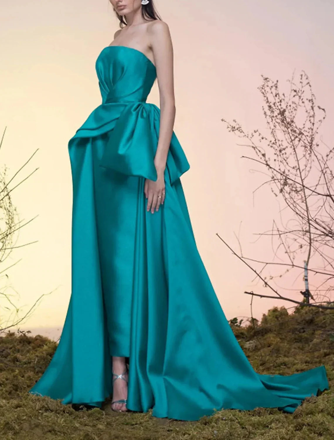 Celebrity Style Elegant Vintage Wedding Guest Prom Dress Strapless Sleeveless Court Train with Bow(s) Overskirt