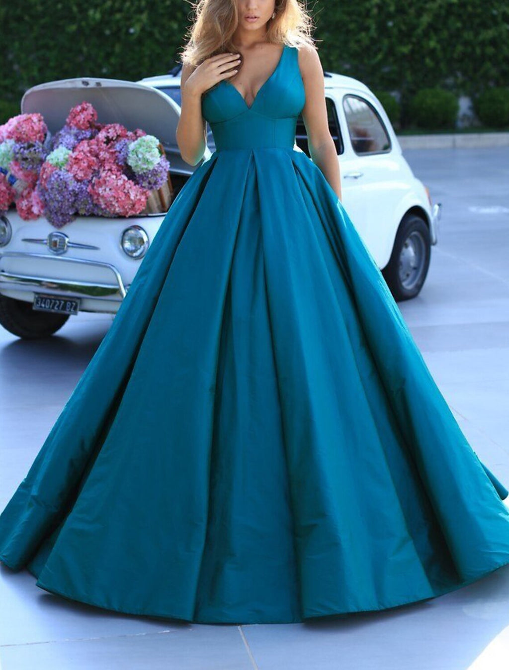Ball Gown Minimalist Elegant Quinceanera Prom Dress V Neck Sleeveless Sweep / Brush Train with Pleats