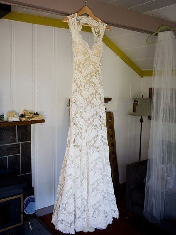Sheath/Column Sleeveless V-neck Court Train Wedding Dresses
