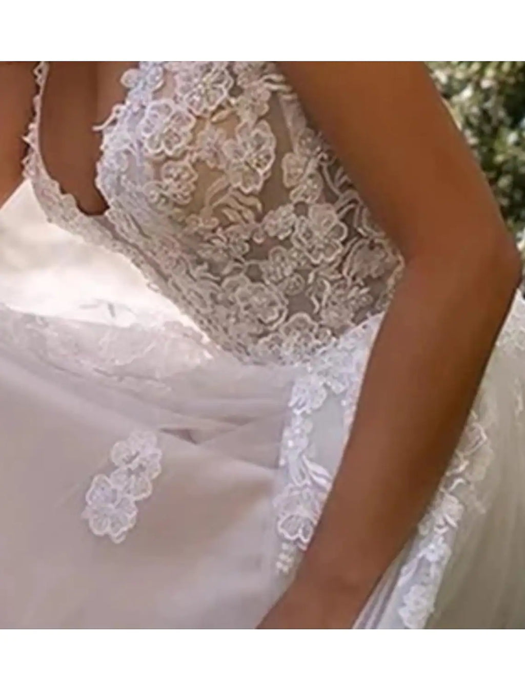 Beach Open Back Sexy Wedding Dresses Chapel Train A-Line Sleeveless V Neck With Appliques
