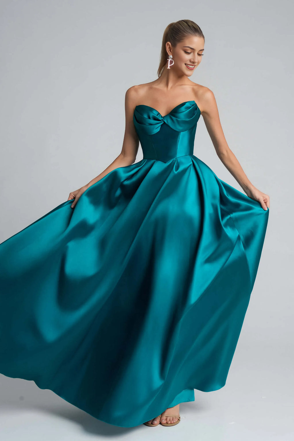 Romantic Emerald A-Line Sweetheart Strapless Button-Back Floor-Length Ruched Prom Dress