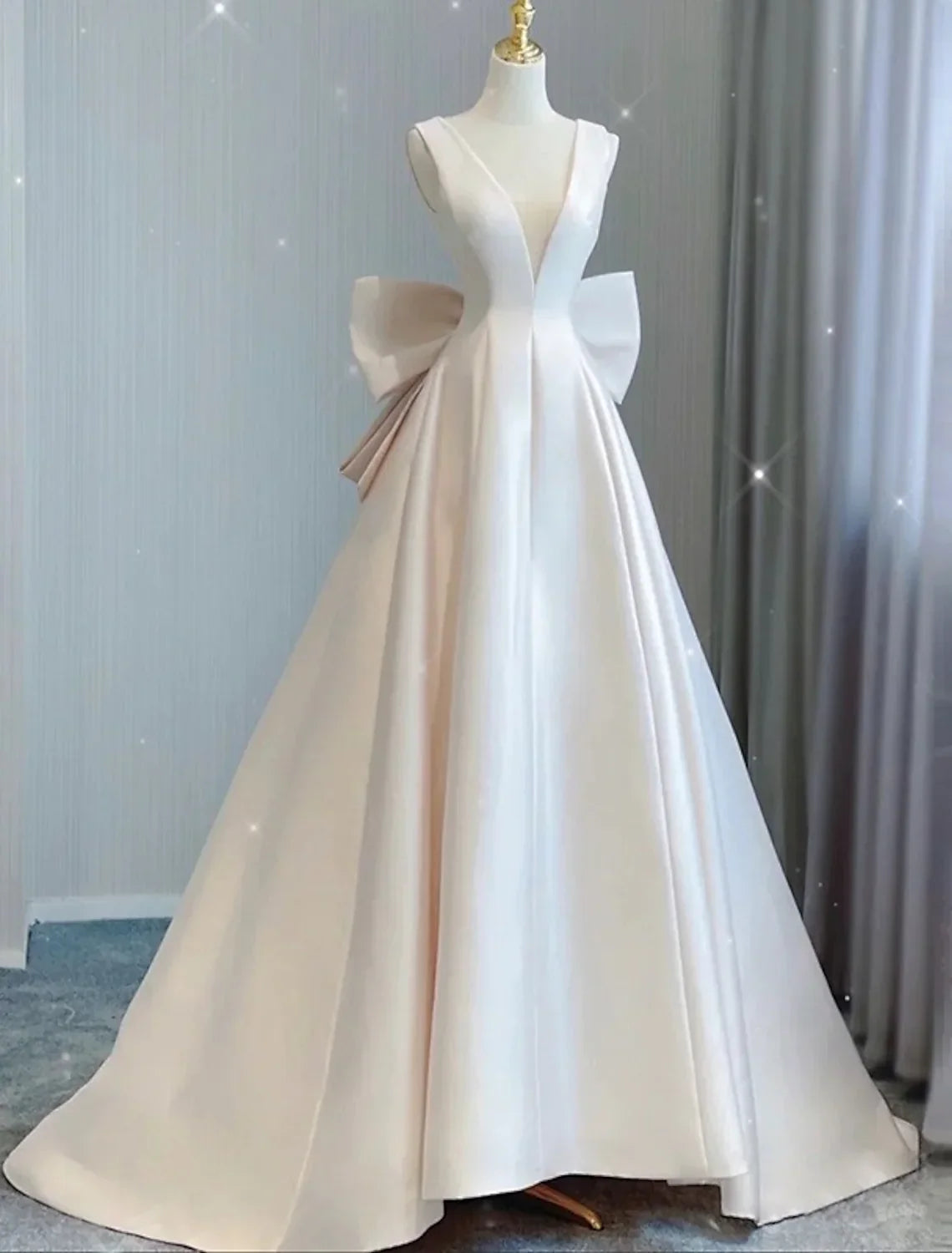 Casual Wedding Dresses Sleeveless V Neck With Bow(s) Pleats