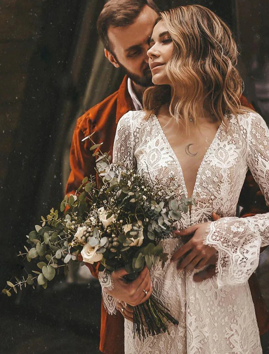 Beach Open Back Boho Wedding Dresses A-Line V Neck Long Sleeve Court Train Bridal Gowns With Solid Color