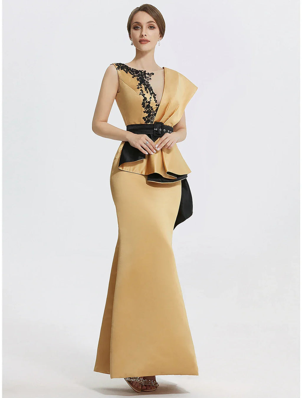 Sheath / Column Evening Gown Elegant Dress Formal Floor Length Sleeveless Jewel Neck with Embroidery Appliques