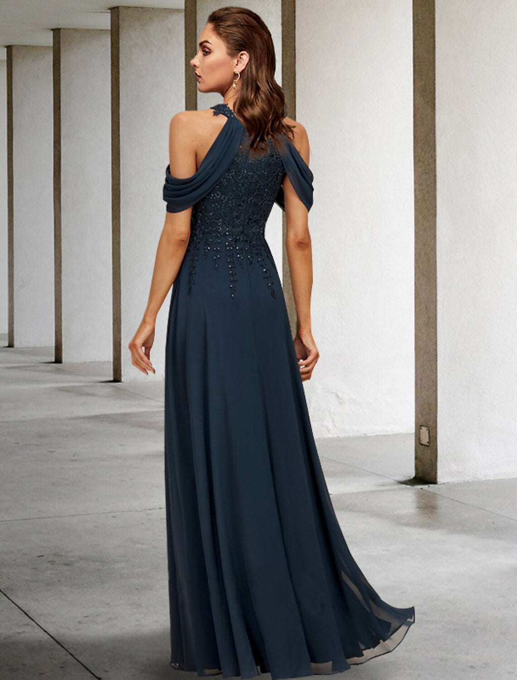 Mother of the Bride Dress Wedding Guest Plus Size Elegant Halter Neck Floor Length Sleeveless with Appliques Fall