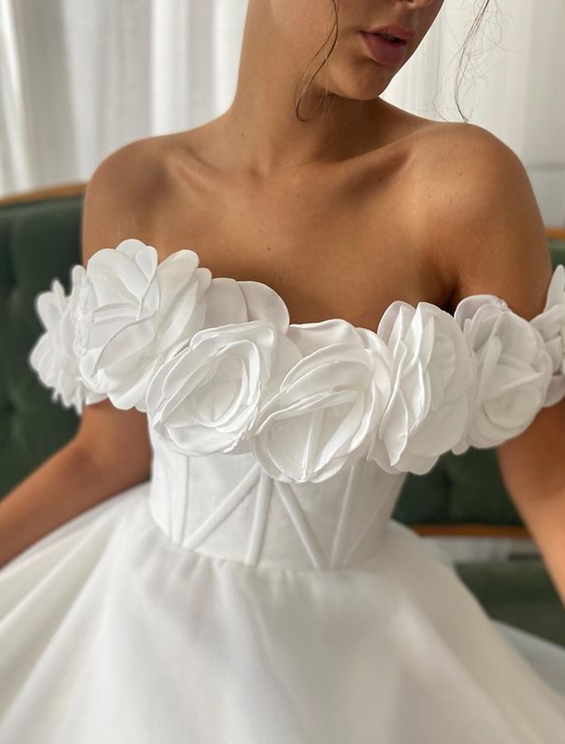 Engagement Sweep / Brush Train Sleeveless Off Shoulder with Sleek