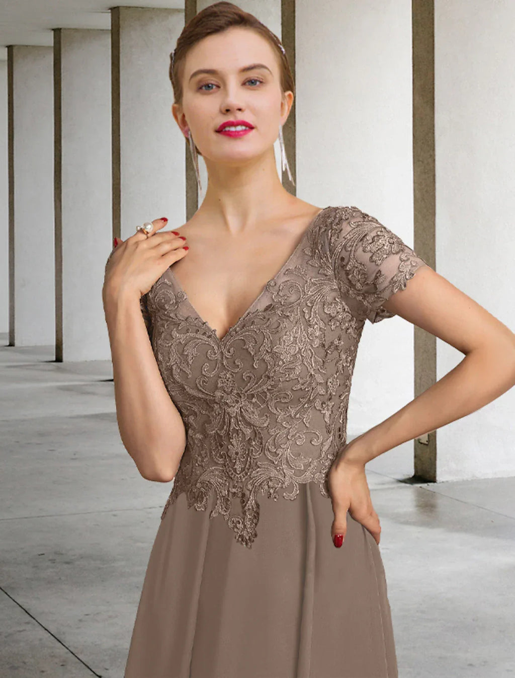 Mother of the Bride Dress Plus Size Elegant V Neck Ankle Length Short Sleeve with Appliques