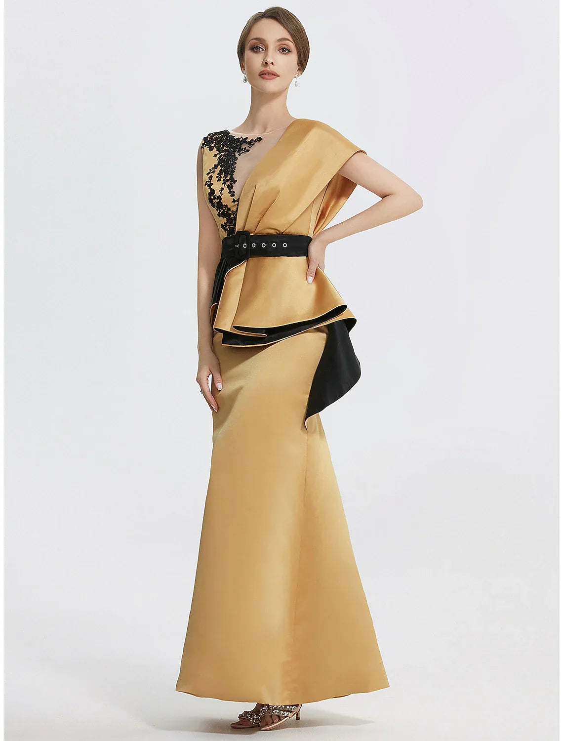 Sheath / Column Evening Gown Elegant Dress Formal Floor Length Sleeveless Jewel Neck with Embroidery Appliques