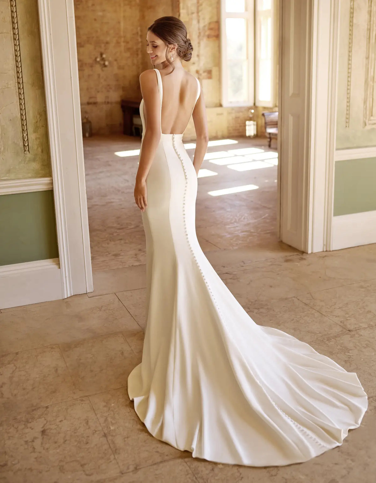 a low back sheath gown
