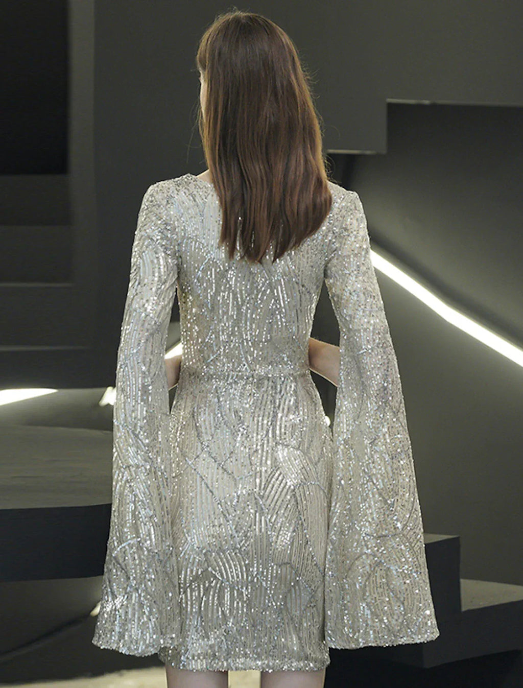 Sheath / Column Sparkle Elegant Homecoming Cocktail Party Dress V Neck Long Sleeve Short / Mini