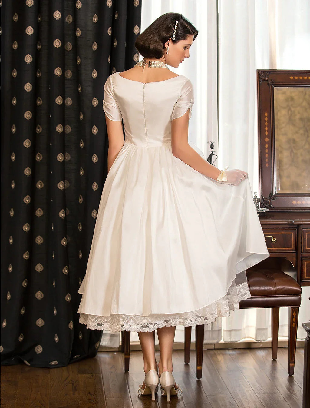 White Bridal Vintage Little Dresses Wedding Dresses A-Line Short Sleeve V Neck