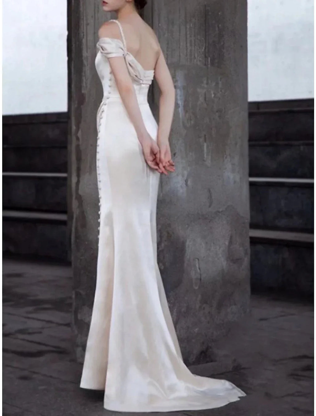 Vintage Casual Wedding Dresses Sheath / Column One Shoulder Cap Sleeve Sweep / Brush Train Bridal Gowns With Ruched Split Front