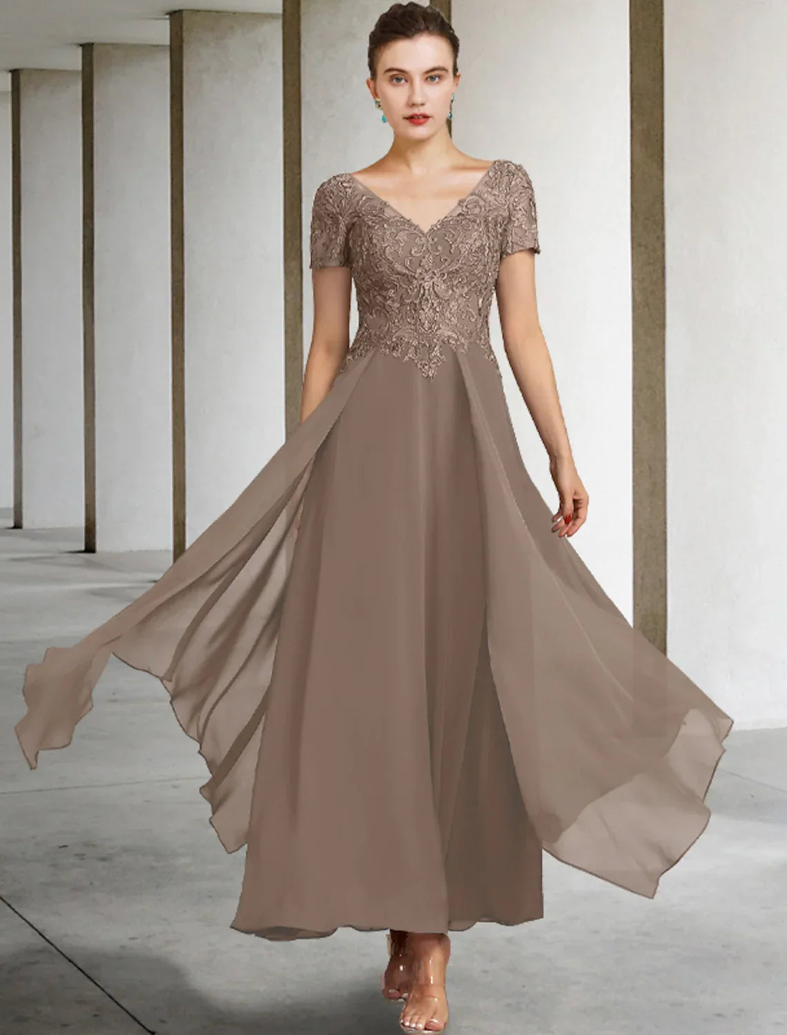 Mother of the Bride Dress Plus Size Elegant V Neck Ankle Length Short Sleeve Appliques