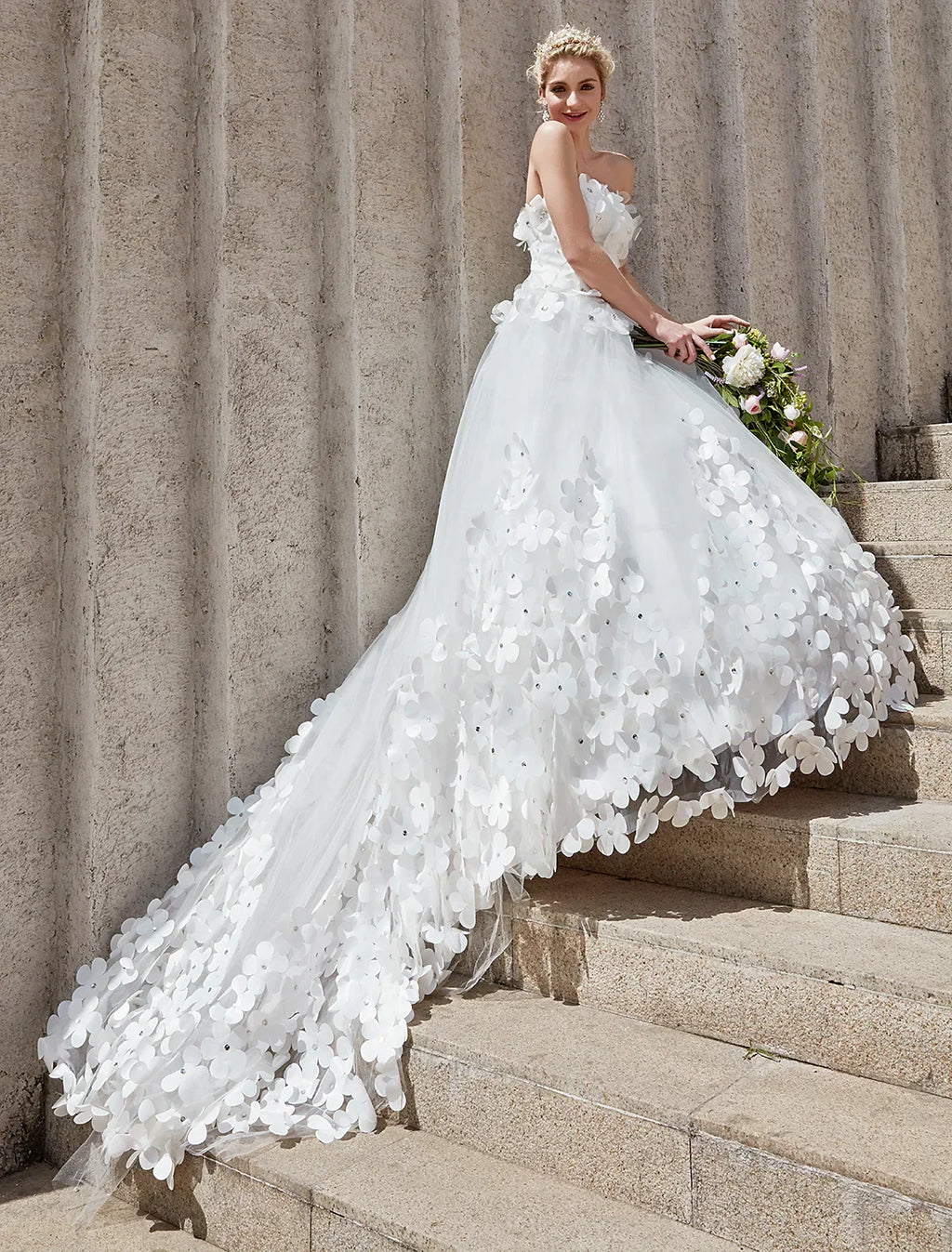 Engagement Open Back Formal Wedding Dresses Ball Gown Strapless Strapless With Crystals Flower