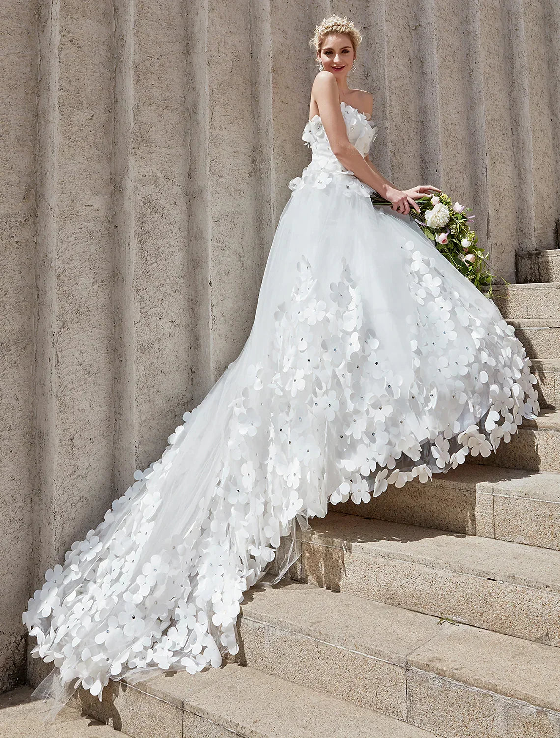 Engagement Open Back Formal Wedding Dresses Ball Gown Strapless Strapless With Crystals Flower