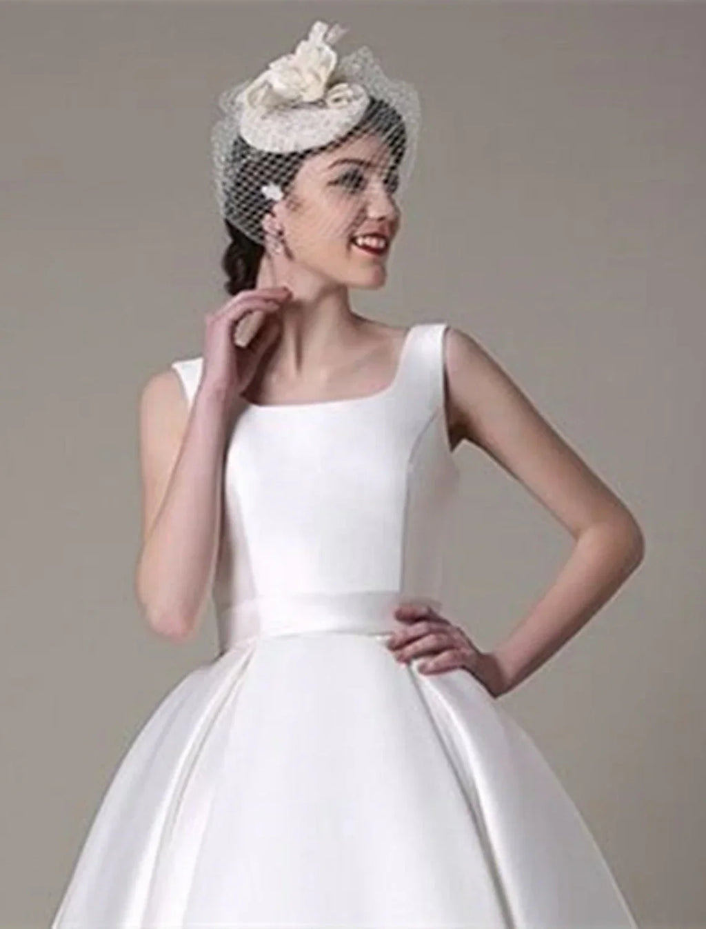 Cocktail Dresses Party Dress Graduation Wedding Guest Knee Length Sleeveless Square Neck with Pleats