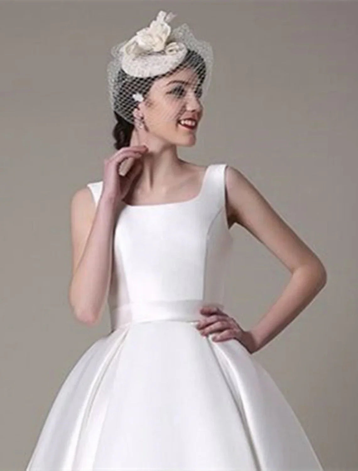Cocktail Dresses Party Dress Graduation Wedding Guest Knee Length Sleeveless Square Neck with Pleats