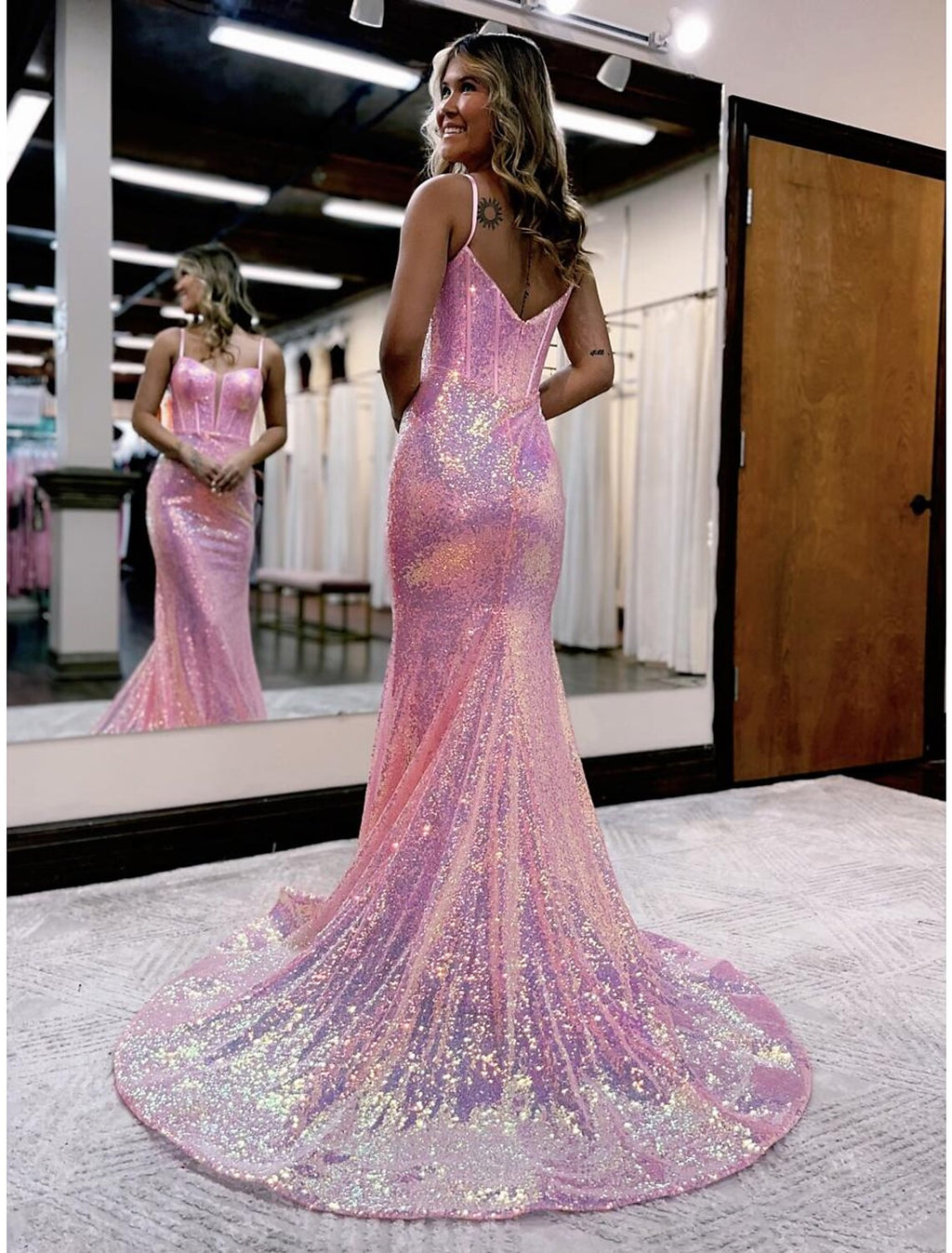 Mermaid / Trumpet Prom Dresses Sparkle & Shine Dress Formal Court Train Sleeveless Spaghetti Strap V Back