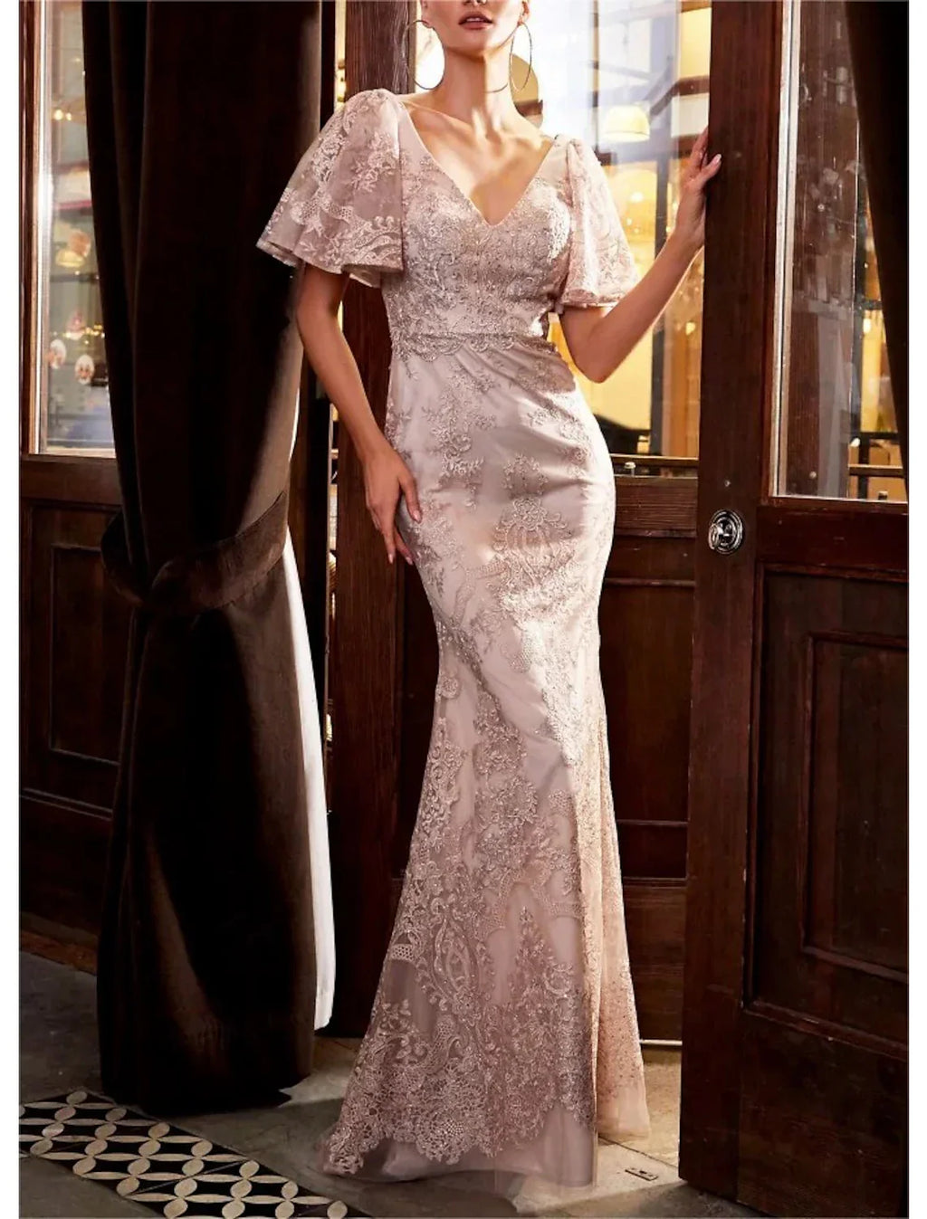 Mermaid / Trumpet Mother of the Bride Dress Formal Wedding Guest Elegant V Neck Floor Length Short Sleeve with Beading Embroidery