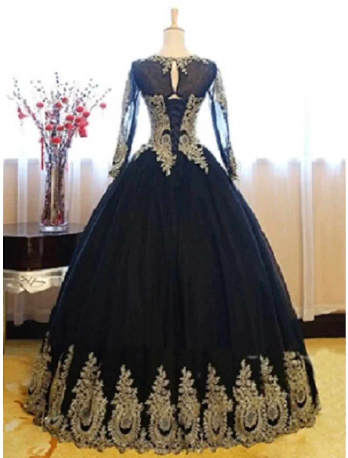 Luxurious Vintage Quinceanera Formal Evening Dress Long Sleeve Floor Length Appliques