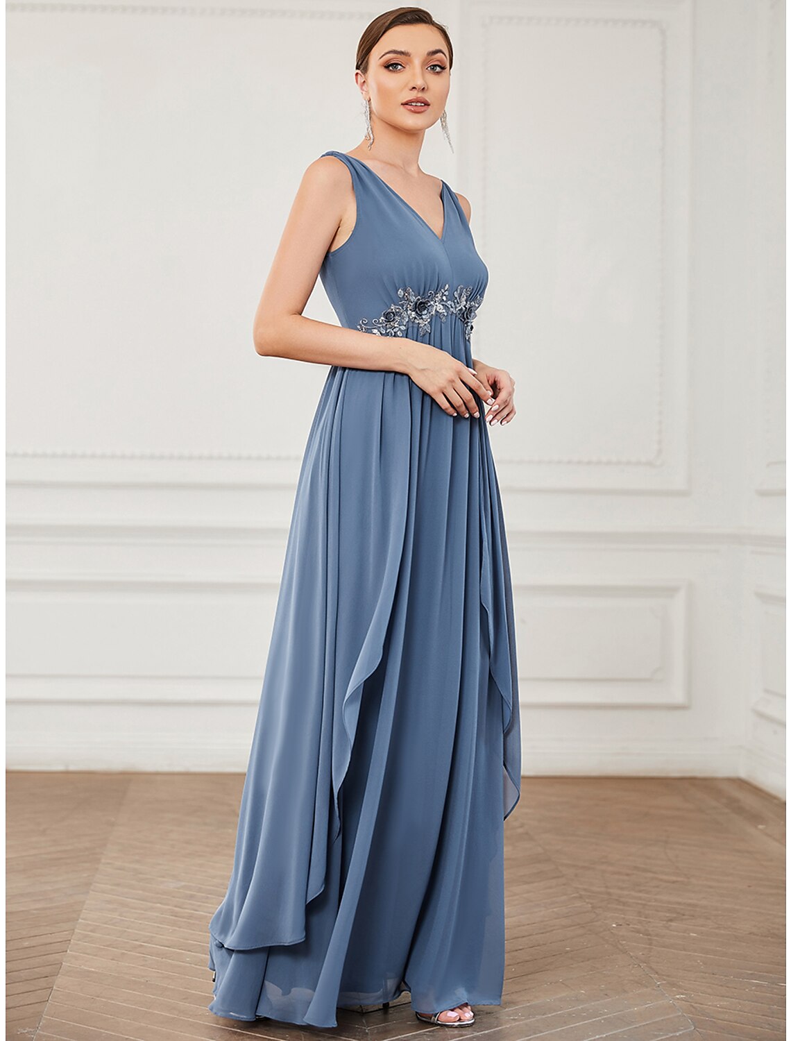 Minimalist Dress Party Wear Floor Length Sleeveless V Neck with Appliques