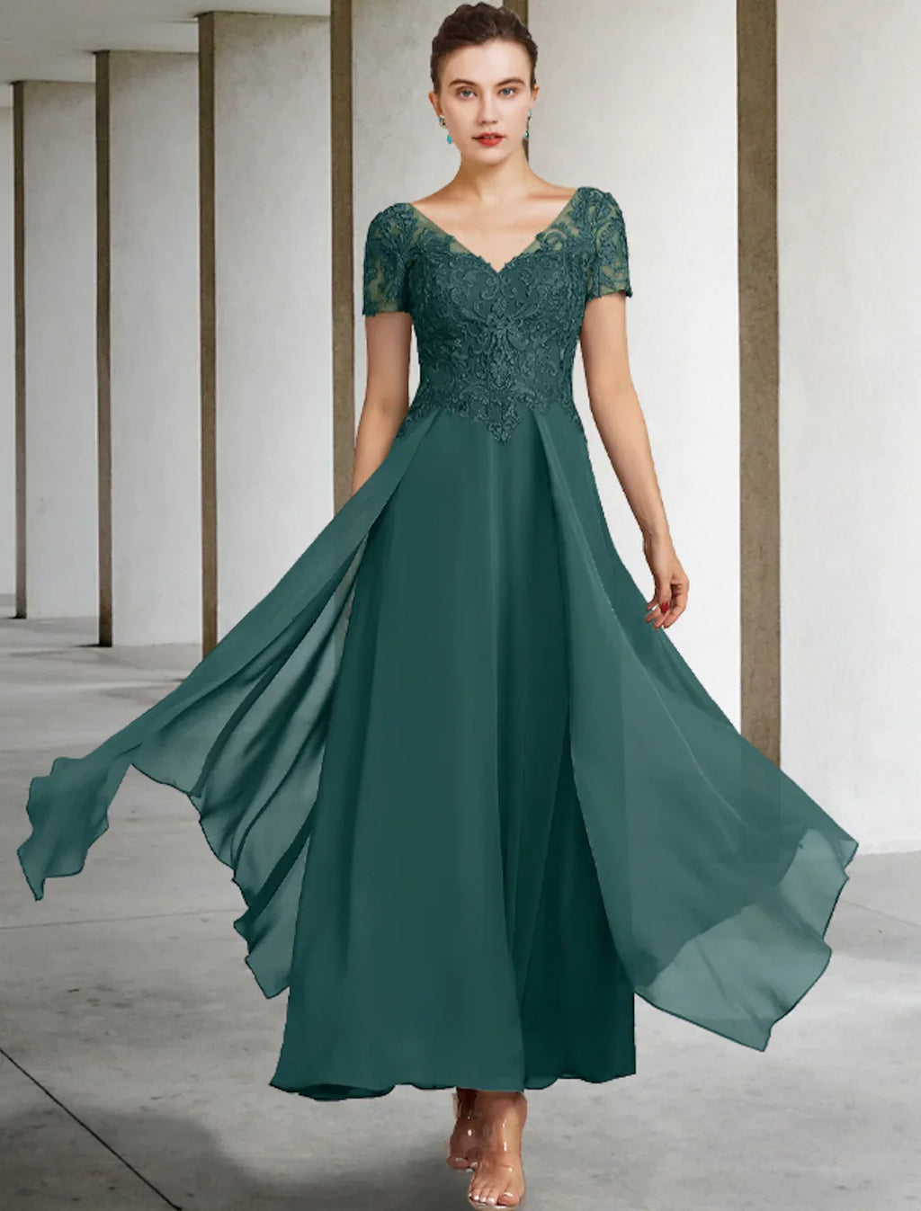 Mother of the Bride Dress Plus Size Elegant V Neck Ankle Length Short Sleeve Appliques